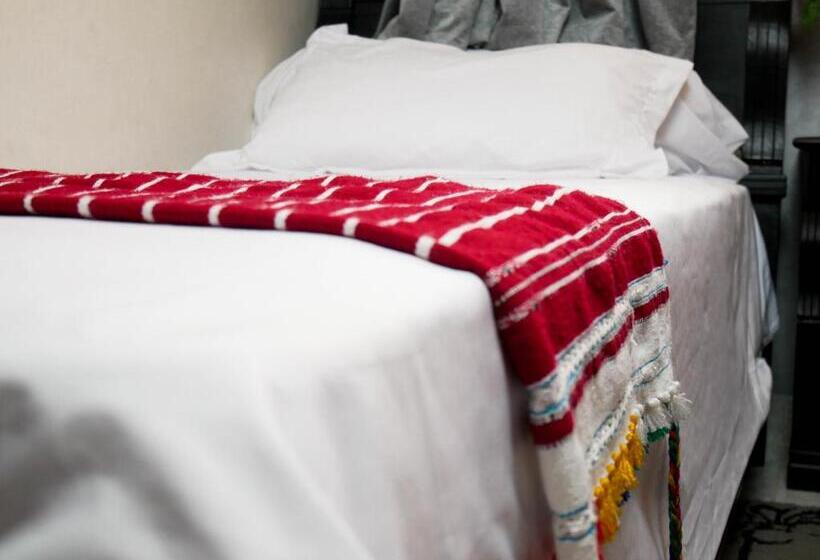 シングルデラックスルーム, Ayouz House