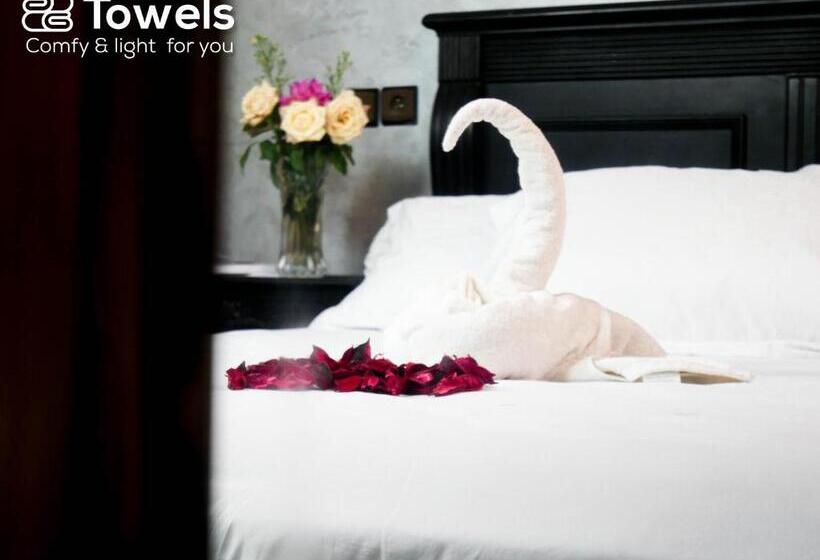 デラックスルーム, Ayouz House