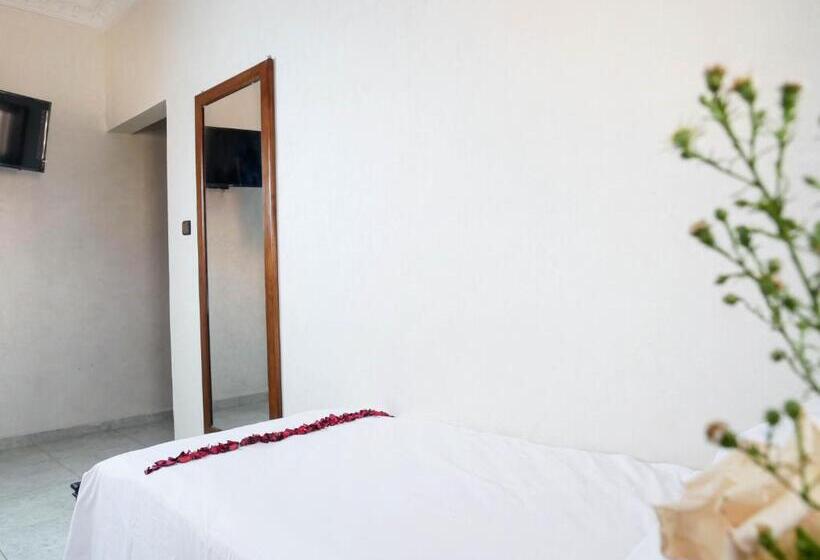 スタンダードルーム, Ayouz House