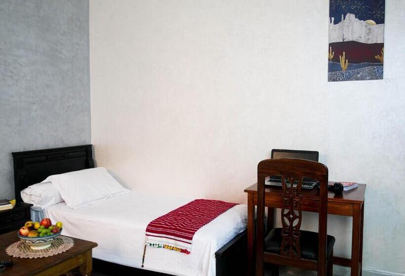 デラックスファミリールーム, Ayouz House