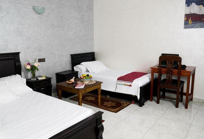 デラックスファミリールーム, Ayouz House