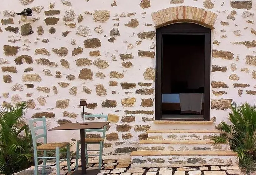 اتاق لوکس, Borgo Delle Pietre