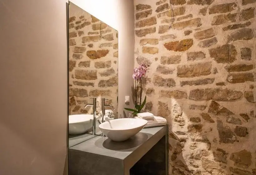اتاق لوکس, Borgo Delle Pietre