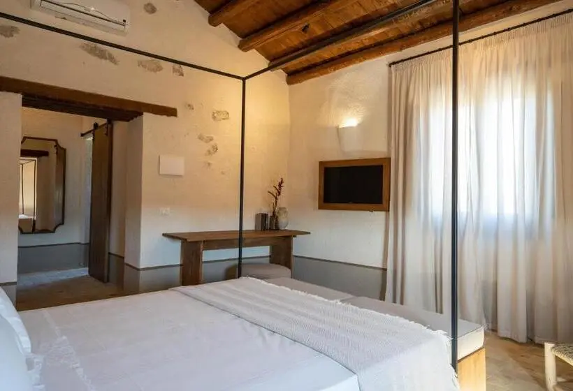 اتاق لوکس با تخت بزرگ, Borgo Delle Pietre