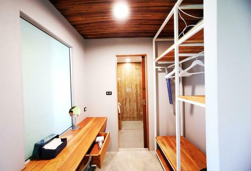 Семейный Номер, Dugong Village Green