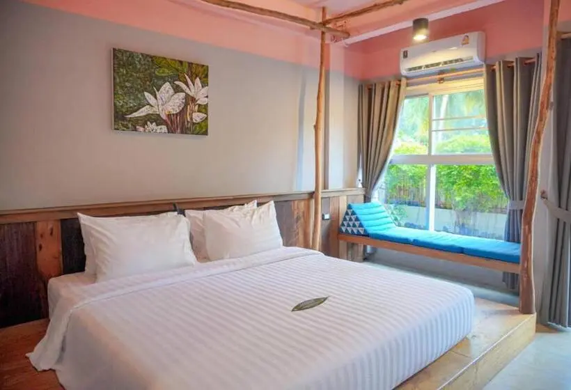 デラックスルーム, Dugong Village Green