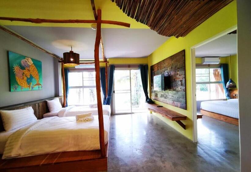 Семейный Номер, Dugong Village Green