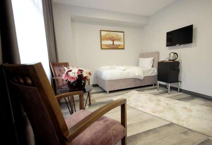 デラックストリプルルーム, Guler Palas