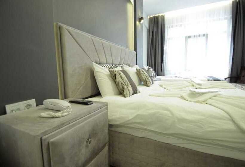 デラックストリプルルーム, Guler Palas