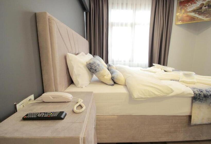 デラックスルーム, Guler Palas