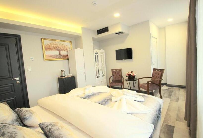 デラックスルーム, Guler Palas