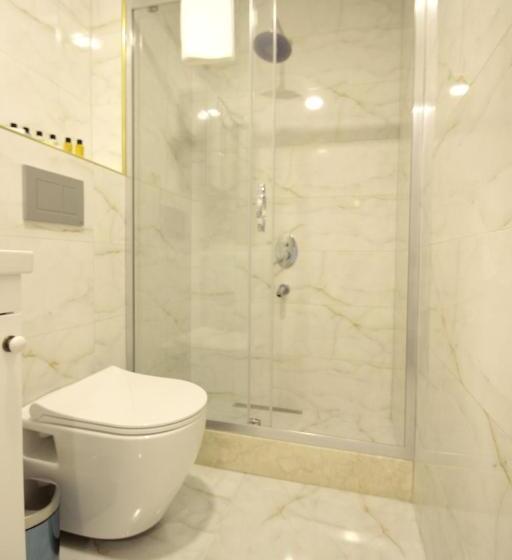 デラックストリプルルーム, Guler Palas