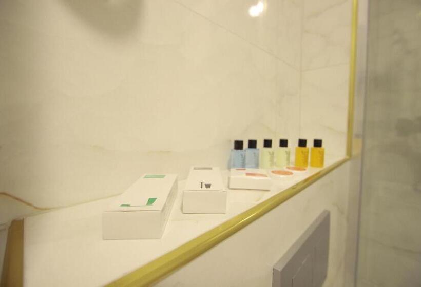 スタンダードルーム, Guler Palas