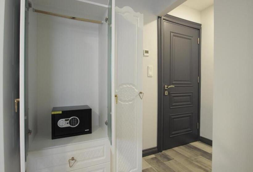 スタンダードルーム, Guler Palas