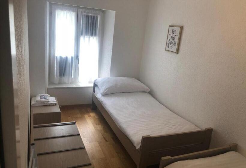 חדר משפחתי, Hôtel De Ville D Attalens