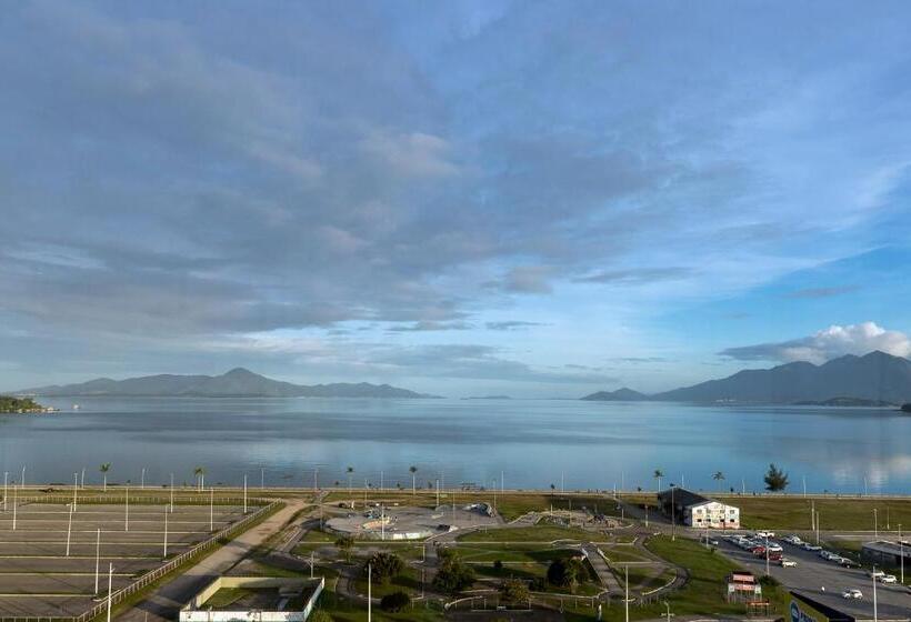 جناح جونيور مطلّ علي البحر, Kplatz