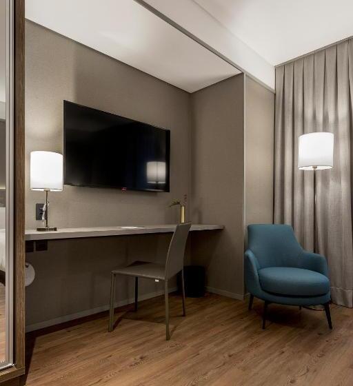 غرفة قياسية لذوى الاحتياجات الخاصة, Kplatz