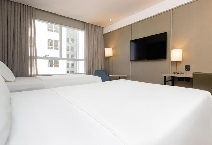 غرفة سوبيريور, Kplatz