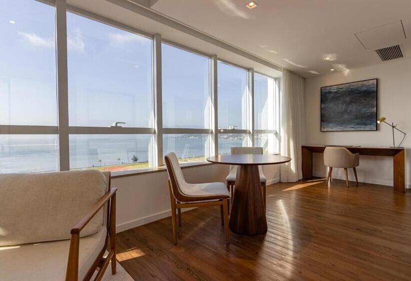 جناح جونيور مطلّ علي البحر, Kplatz