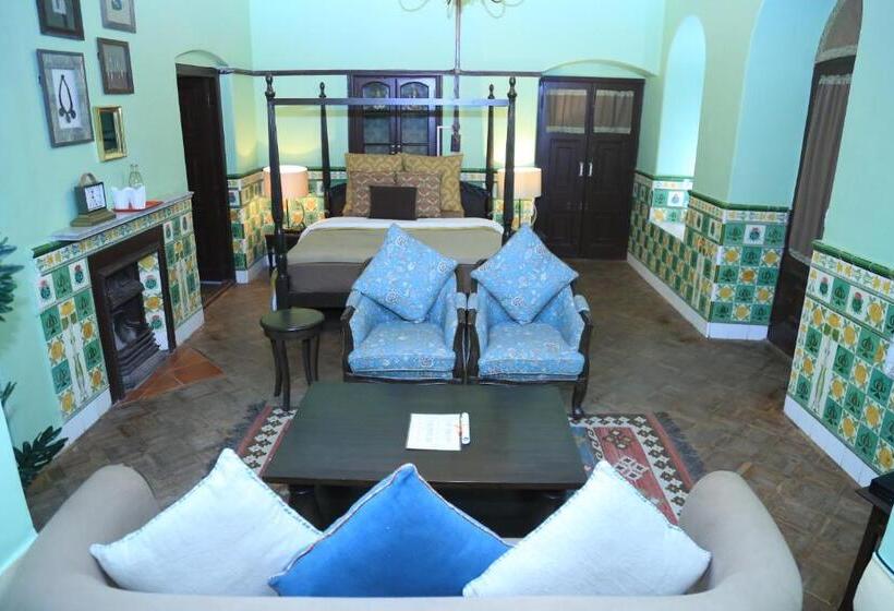 Deluxe Svit, Raghu Vilas