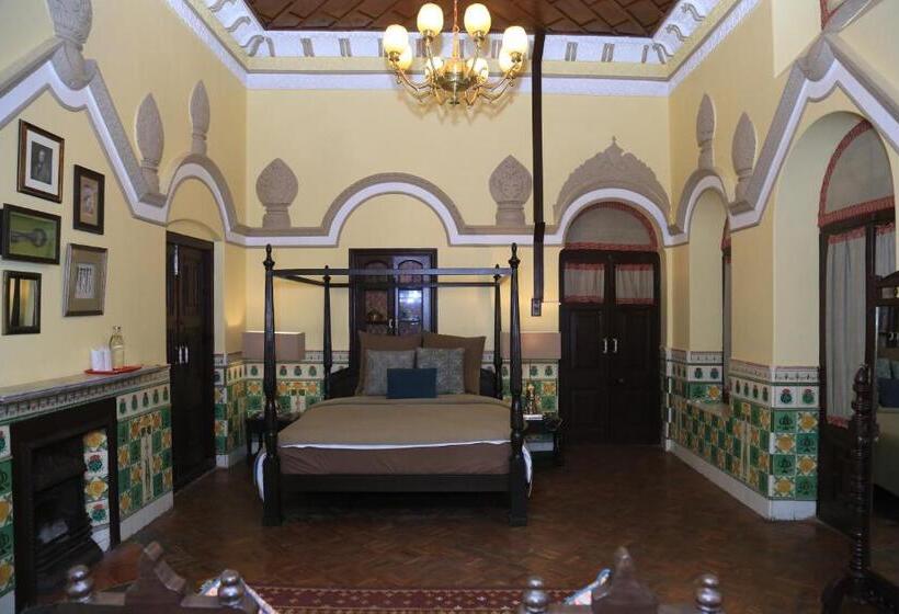 Deluxe Svit, Raghu Vilas