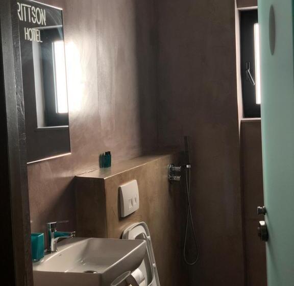 اتاق استاندارد, Ritson