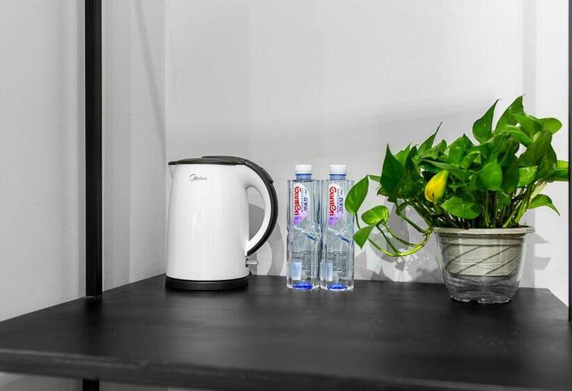 غرفة سوبيريور, Thirty One