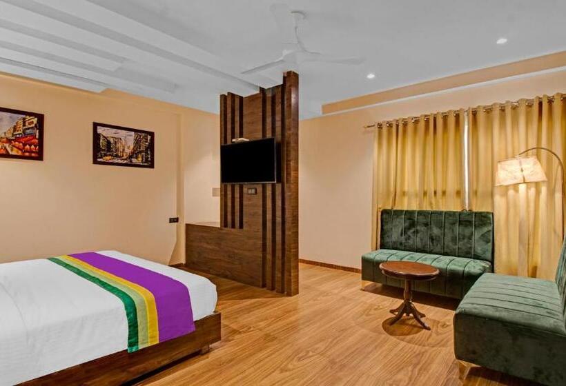 Superior Szoba, Treebo Premium Median Inn