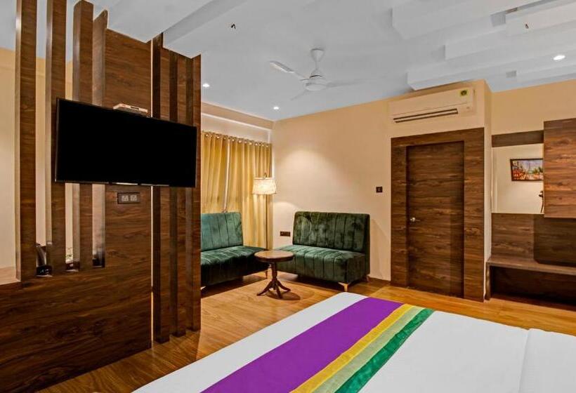 Superior Szoba, Treebo Premium Median Inn