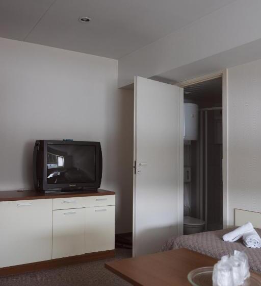 اتاق استاندارد سه نفره, Motelis Gariūnai