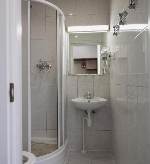 اتاق استاندارد چهار تخته, Motelis Gariūnai