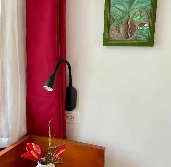 بنجلو قياسى مطلّ علي الحديقة, Drapa Resort