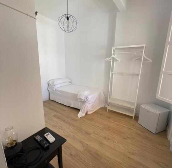 家庭间, Hostal La Cruz 1872