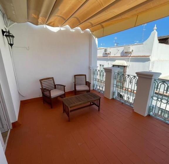 Perhehuone, Hostal La Cruz 1872