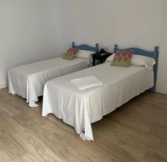 バルコニー付スタンダード４ベッドルーム, Hostal La Cruz 1872