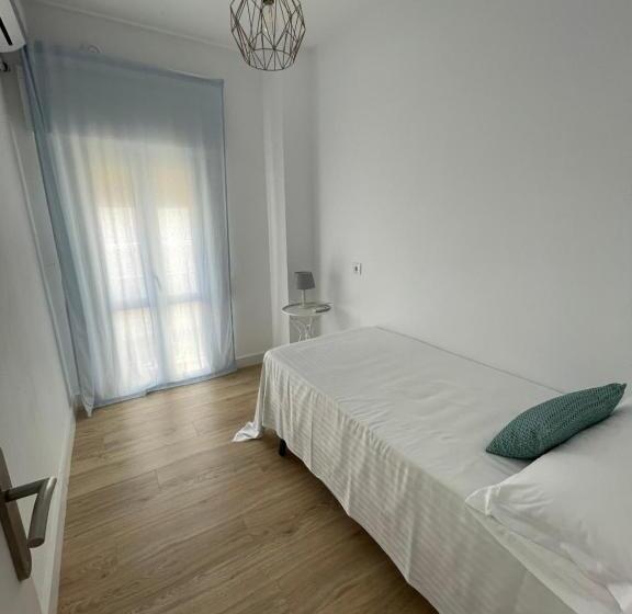 带阳台的三人标准间, Hostal La Cruz 1872