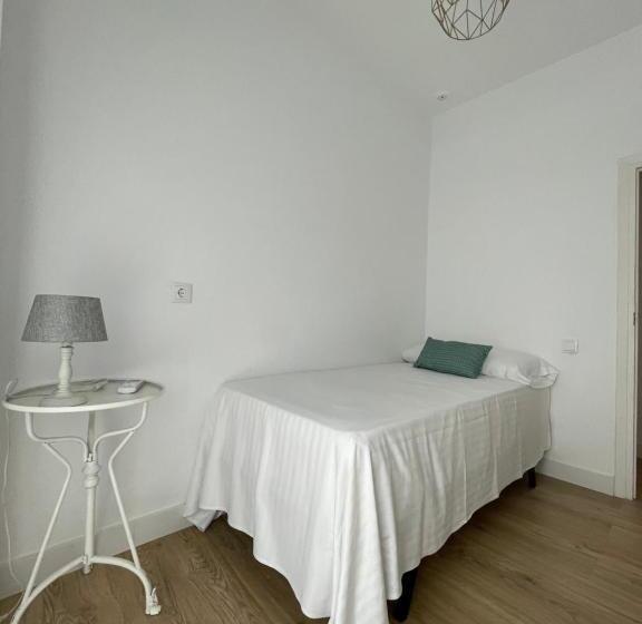 Standard Kolmen Hengen Huone Parveke, Hostal La Cruz 1872