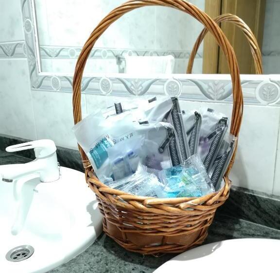 اتاق استاندارد با سرویس بهداشتی مشترک, Motel Lavapies