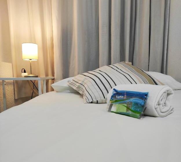 اتاق استاندارد یک تخته با سرویس بهداشتی مشترک, Motel Lavapies