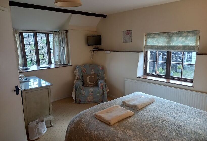 غرفة سوبيريور, Bickleigh Castle