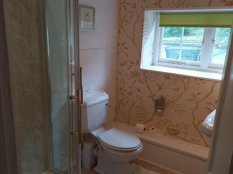 غرفة قياسية, Bickleigh Castle