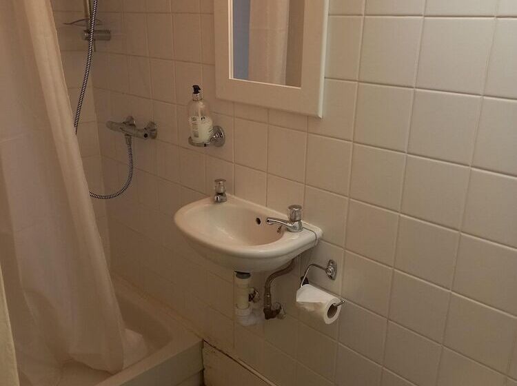 غرفة سوبيريور, Bickleigh Castle