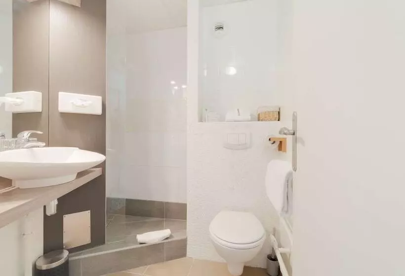 اتاق راحتی, Brit Hotel Alg