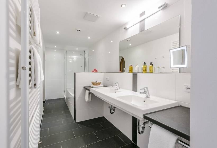 جناح سينيور, Der Westerhof Tegernsee