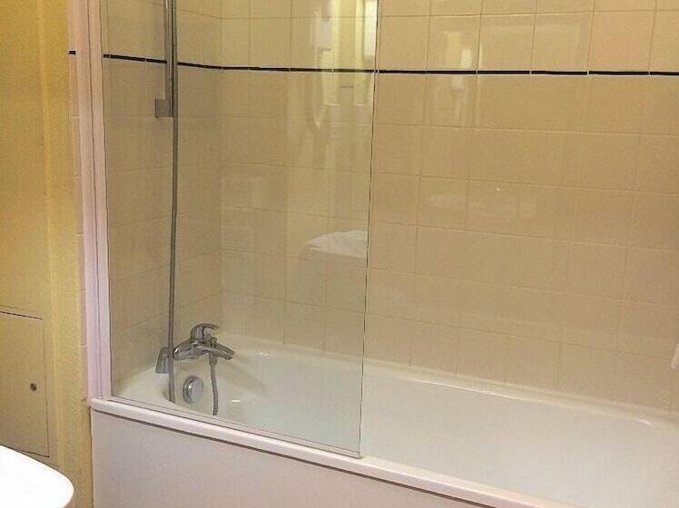 اتاق استاندارد سه نفره, Elysee