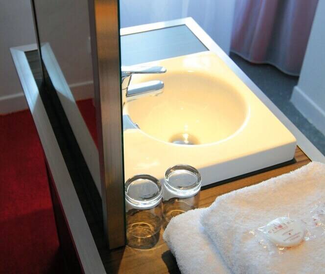 スタンダードルーム, Le Cousture