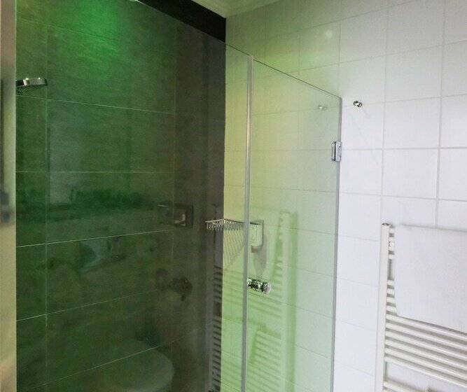 חדר סטנדרט יחיד, Savoy Hannover