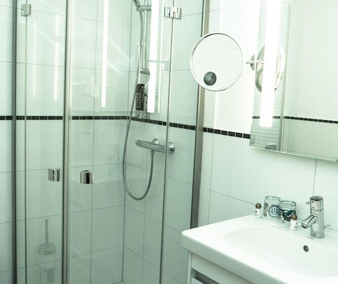 スタンダードルーム, Schaumburger Ritter