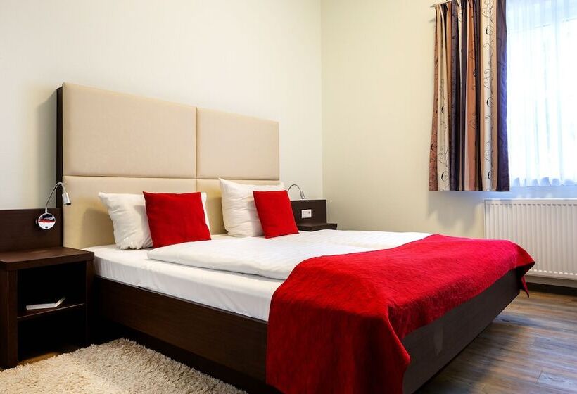 スタンダードルーム, Schaumburger Ritter