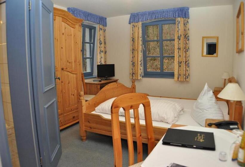 スタンダードルーム, Schaumburger Ritter